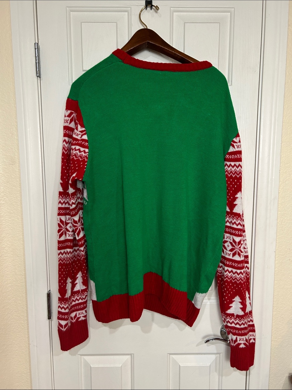 Peanuts Snoopy Snoopy’s Doghouse Ugly Christmas Sweater XXL 2X - Picture 5 of 6